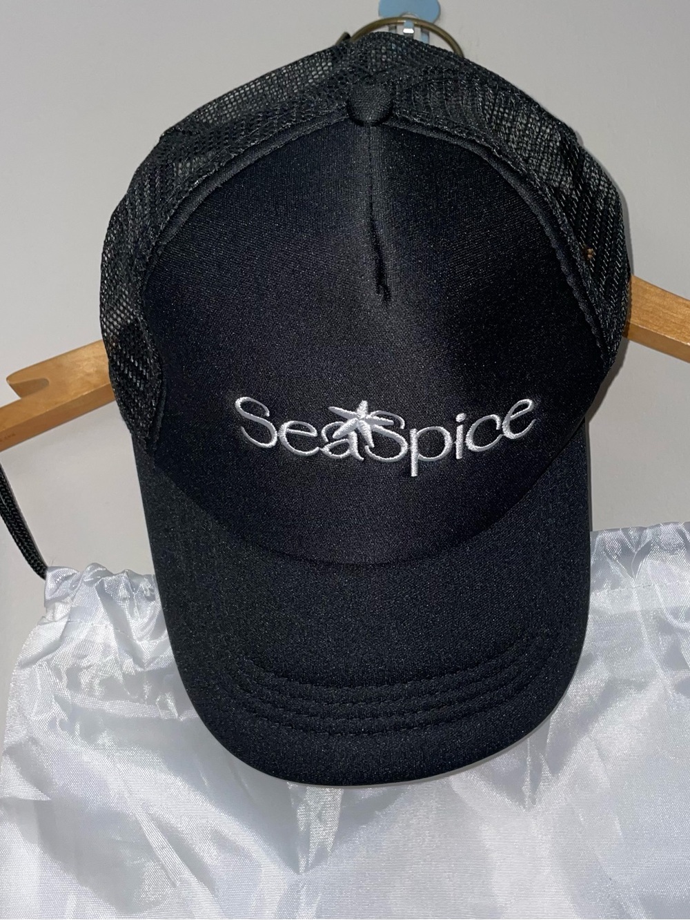 Seaside Hat Resort Women’s w Backpack Travel Bag NEW Peru
